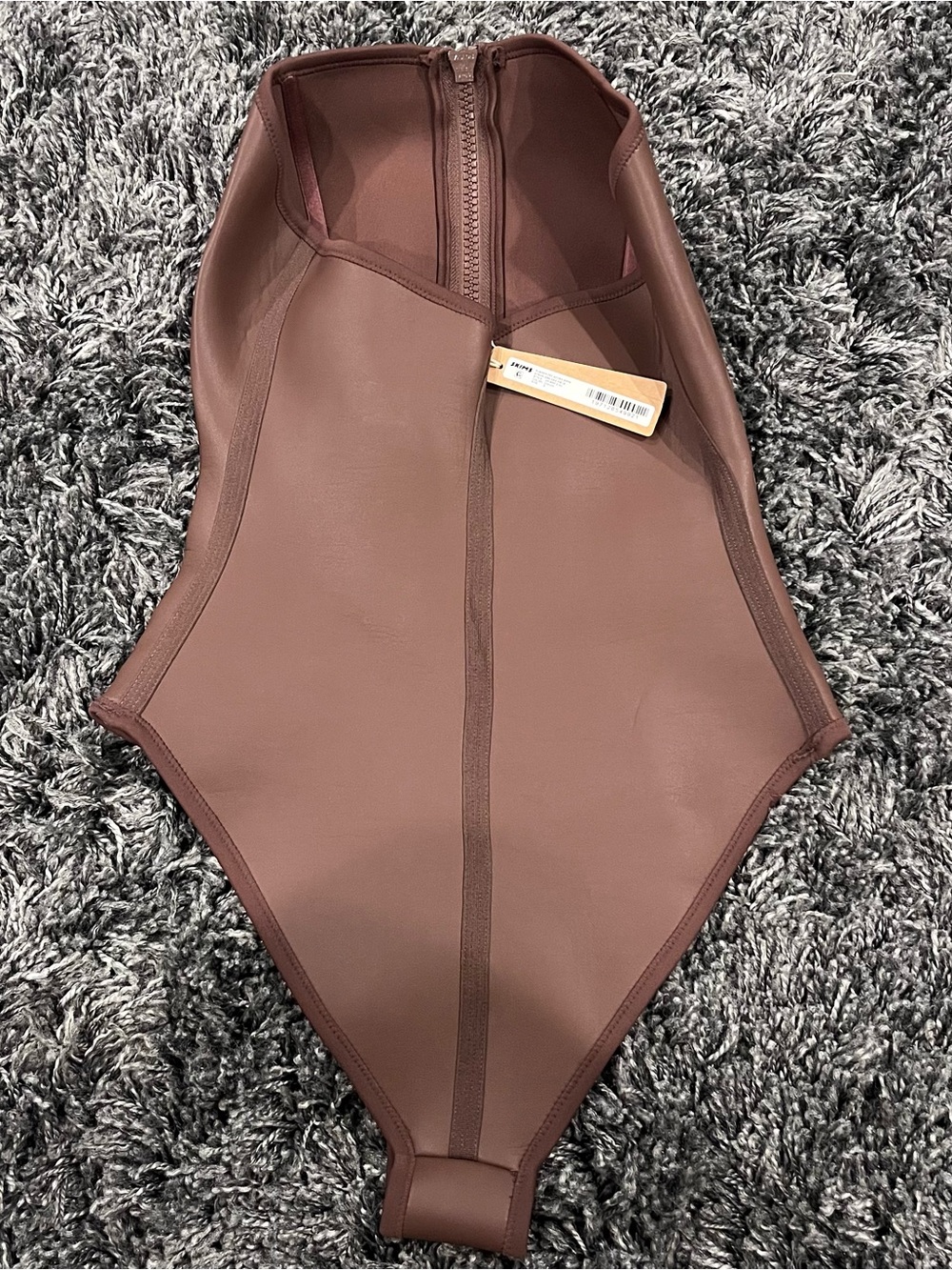 🌺NWT SKIMS BROWN SCUBA STRAPLESS SWIMSUIT SIZE SMALL🌺 - Picture 5 of 7